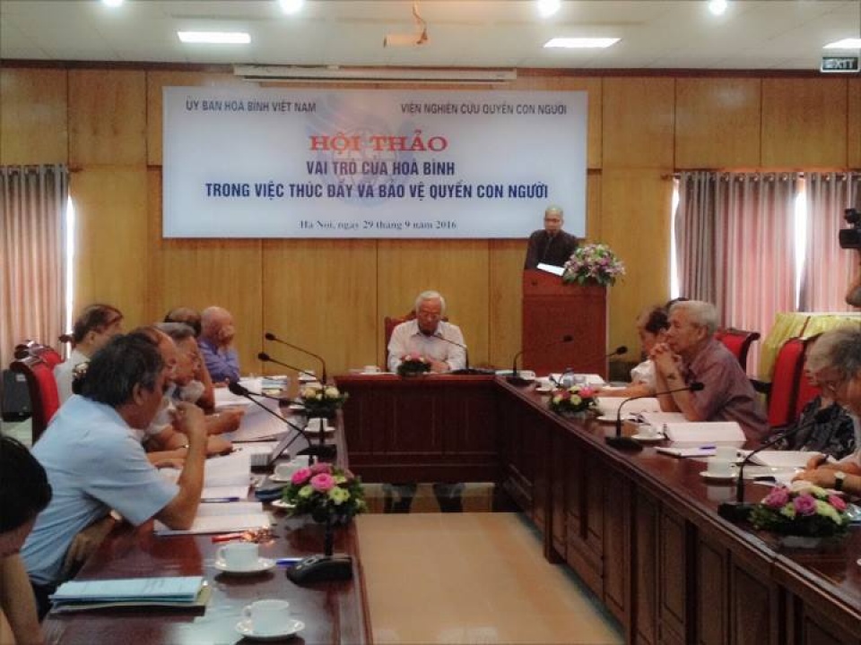 hoa binh thuc day viec bao ve quyen con nguoi