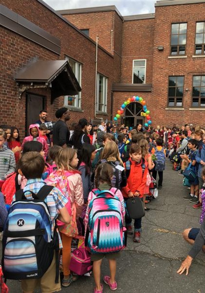 nhieu doi moi trong ngay tuu truong cua hoc sinh phap