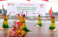 le don chinh thuc thu tuong hungary orban viktor tai phu chu tich