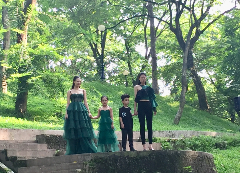 chiem nguong mau thoi trang viet nam xuan he 2019