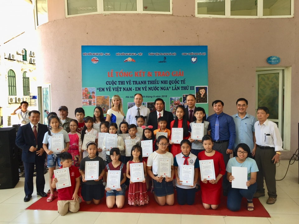 trao giai cuoc thi ve tranh quoc te em ve viet nam em ve nuoc nga nam 2018