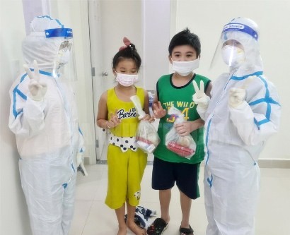 Tết Trung thu mùa Covid: Mảnh trăng khuyết của ngày đoàn viên