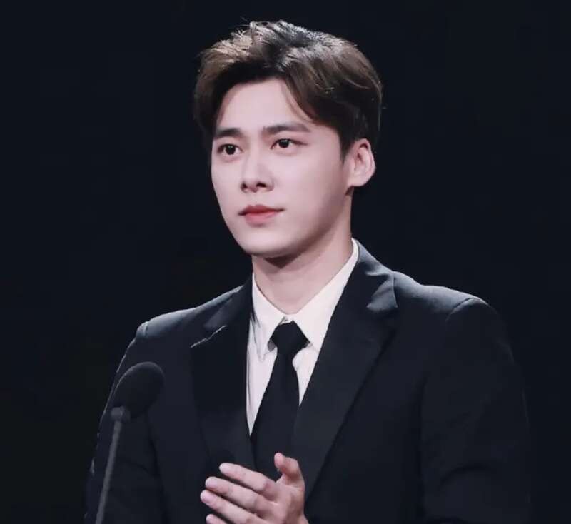 Làng giải trí Hoa ngữ lại rúng động vì 'nam thần' bị bắt giữ