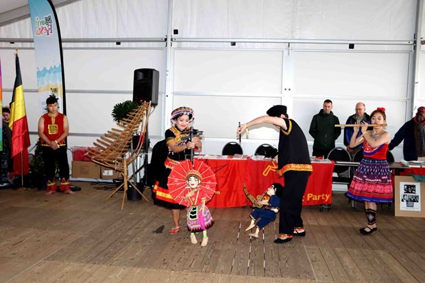 Tôn vinh Chủ tịch Hồ Chí Minh tại lễ hội của Bỉ