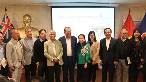 Giới thiệu tập thơ Tiếng vọng hồn sông núi tại Australia