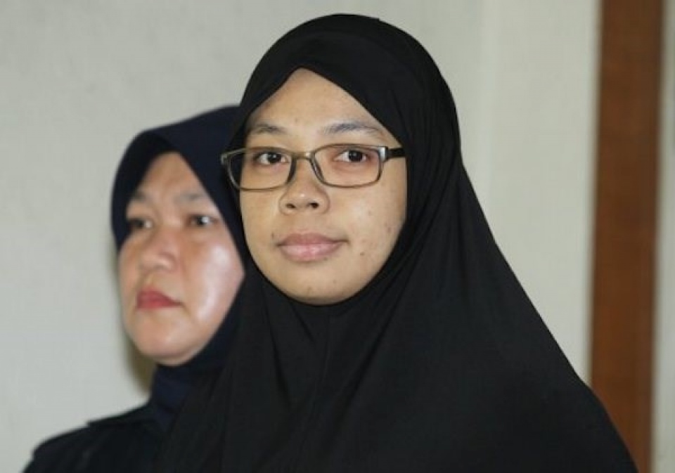 Nữ cảnh sát bị xét xử vì che giấu thông tin về khủng bố nu canh sat bi xet xu vi che giau thong tin ve khung bo