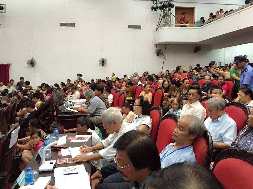 khan gia ninh binh hao hung di xem cheo