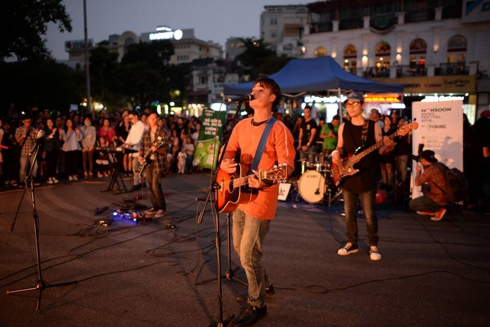 gio mua sap thoi o hoang thanh thang long