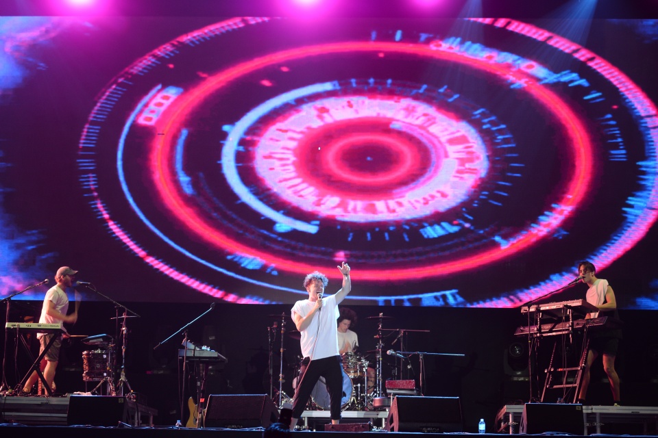 hang nghin khan gia da den voi dem gio mua dau tien