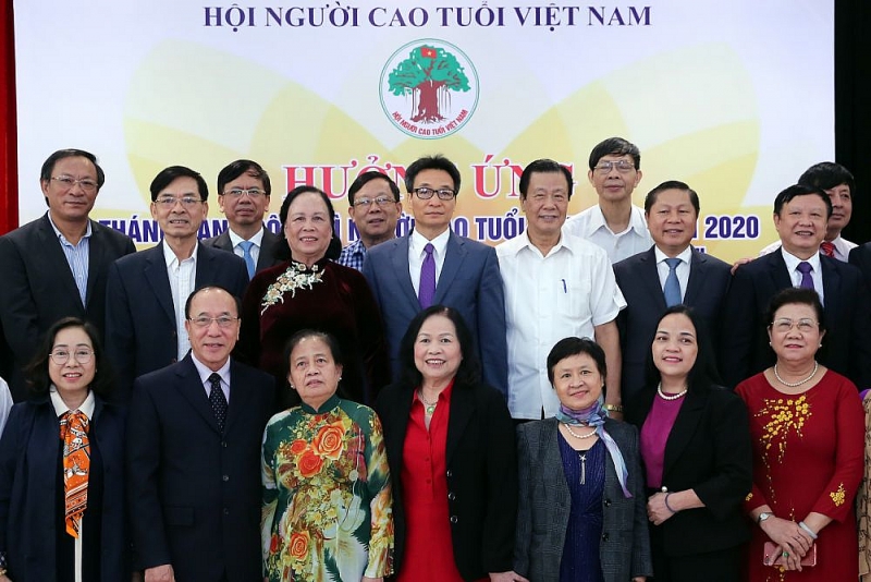 pho thu tuong vu duc dam nguoi cao tuoi nhu bong lua chin triu nang vi nhung dieu tot dep