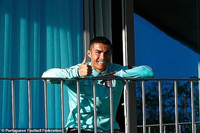 cronaldo phan bac truoc cao buoc pha vo quy tac cach ly