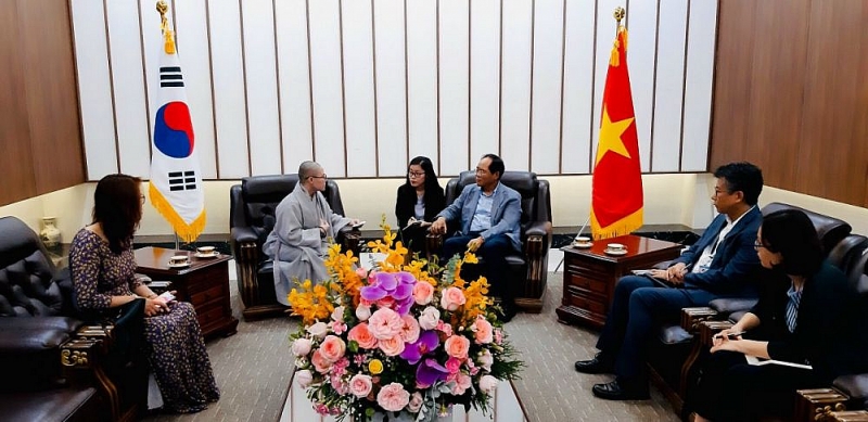 Đại sứ Hàn Quốc đánh giá cao đóng góp bà con Phật tử Việt Nam tại Hàn Quốc Đại sứ Hàn Quốc đánh giá cao đóng góp của Phật giáo Việt Nam tại Hàn Quốc