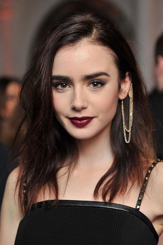 Lily Collins và nhan sắc hút hồn từ trong phim tới đời thực