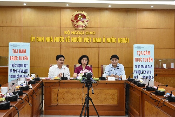 Khai giảng Khóa tập huấn giảng dạy tiếng Việt cho giáo viên kiều bào