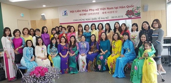 Phụ nữ Việt Nam và vẻ đẹp ở xứ người