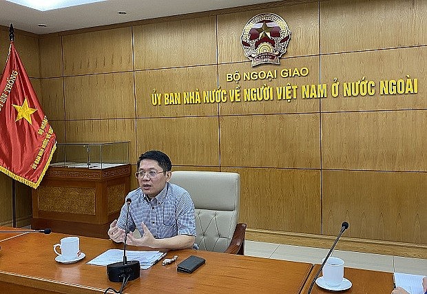 Đào tào kỹ năng viết báo cáo, phát biểu cho cán bộ ngoại giao trẻ