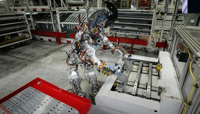 Elon Musk: Robot giống người của Tesla sẽ là sản phẩm đột phá nhất trong năm nay