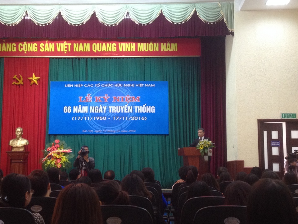 lam doi ngoai can su chung suc cua moi nguoi dan