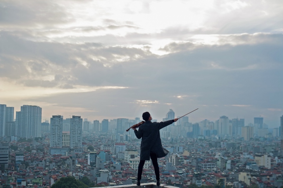 violin khong chi la co dien