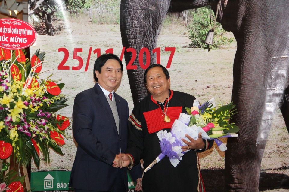 trung bay voi tay nguyen tai bao tang dan toc hoc