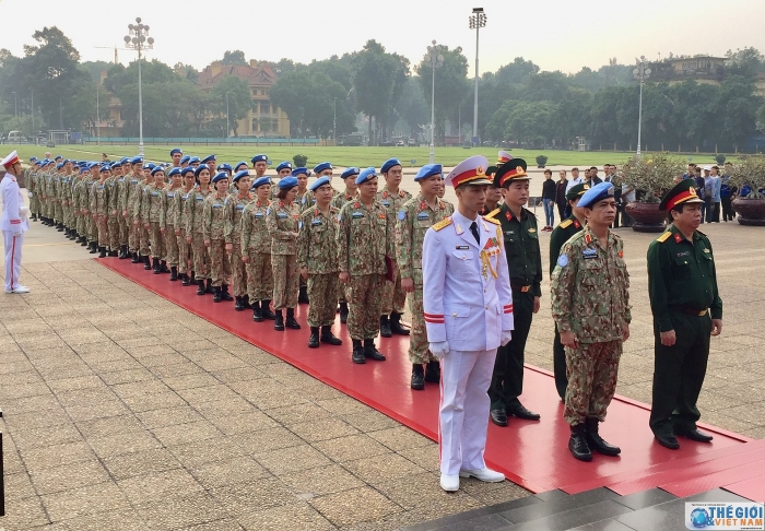 linh mu noi xanh hua quyet tam voi bac truoc khi len duong lam nhiem vu gin giu hoa binh