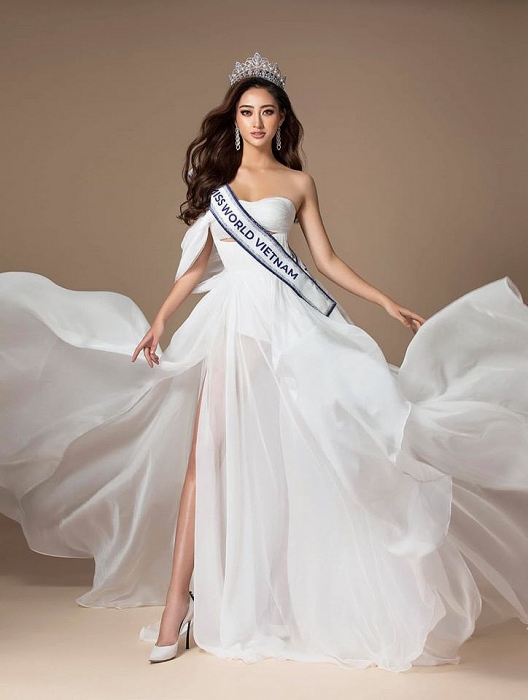 hoa hau luong thuy linh tu tin chinh chien miss world 2019