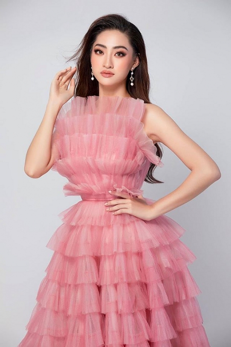 hoa hau luong thuy linh tu tin chinh chien miss world 2019