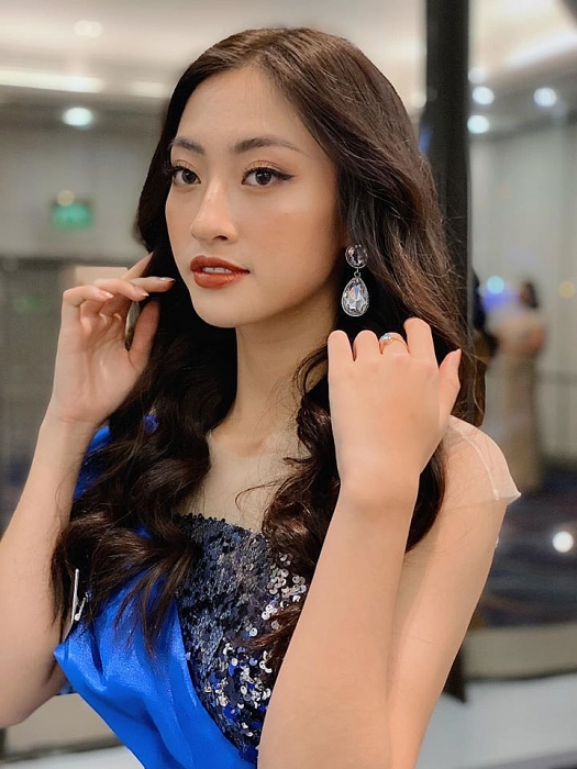 hoa hau luong thuy linh tu tin chinh chien miss world 2019