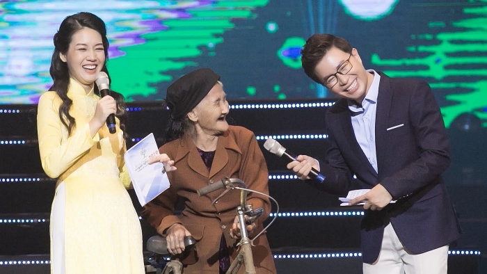 MC. Trịnh Lê Anh: Hãy dùng “con mắt xanh” trước những thông tin xấu mc trinh le anh hay dung con mat xanh truoc nhung thong tin xau