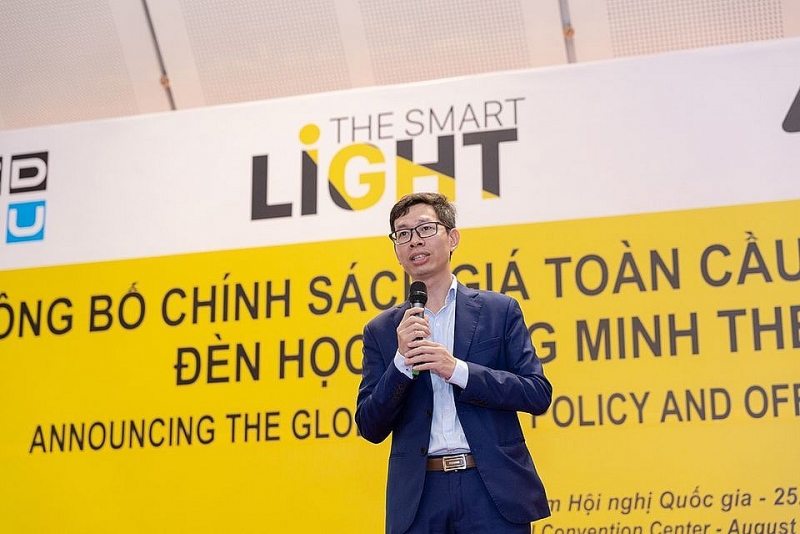 CEO công nghệ ra sách ‘Nghề vương bụi phấn’ về tình thầy trò