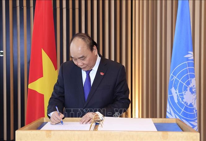 Chủ tịch nước Nguyễn Xuân Phúc gặp Tổng Giám đốc Văn phòng Liên hợp quốc tại Geneva (Thụy Sỹ)