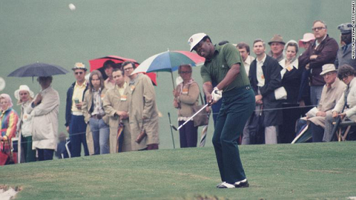 Lee Elder: Người mở đường cho Tiger Woods và những người da màu trong sự nghiệp chơi golf