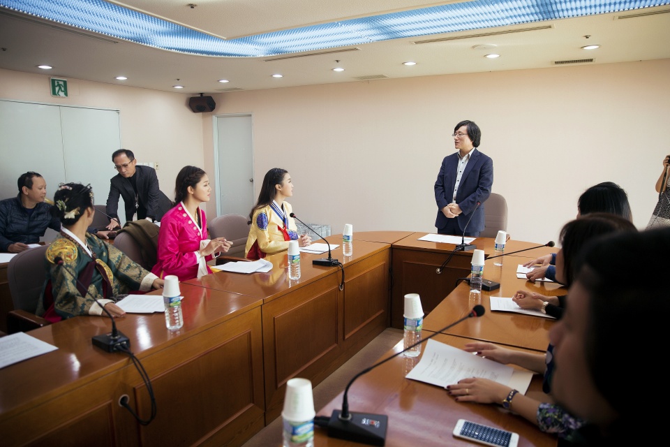 my linh va thanh tu khac la tai busan