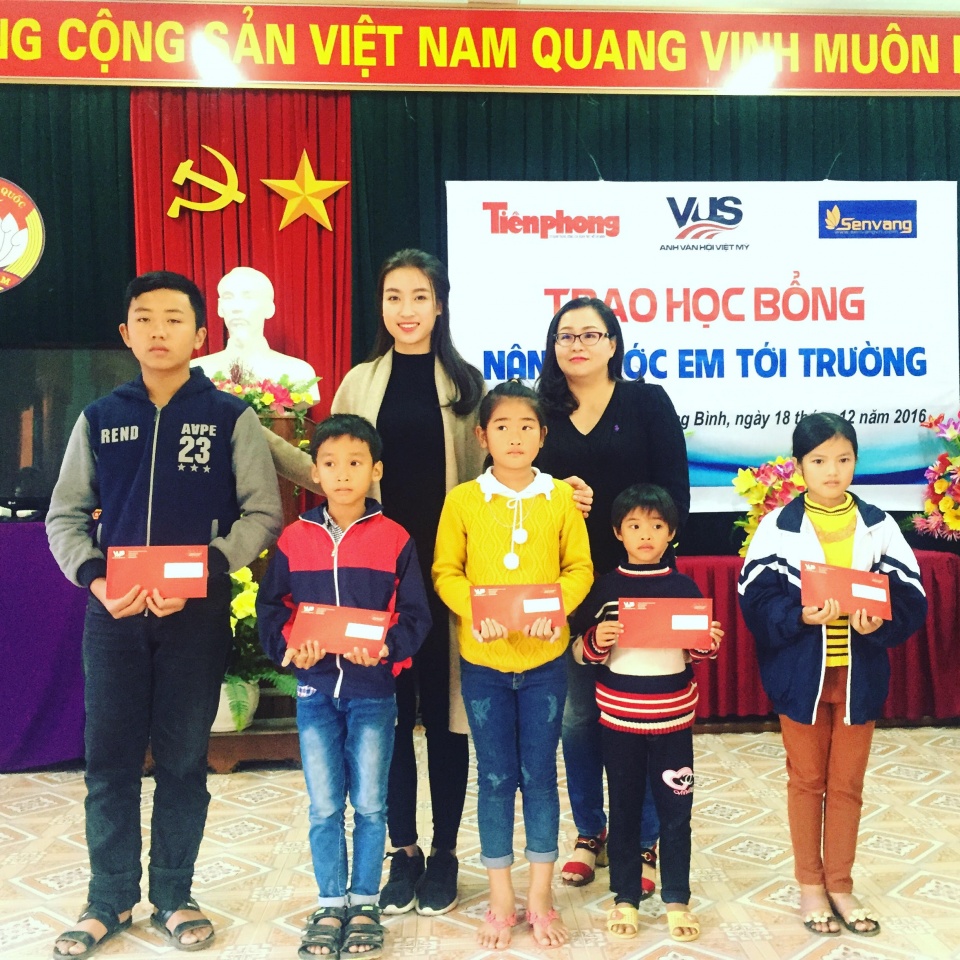 hoa hau my linh mang niem vui den cho hoc sinh vung lu