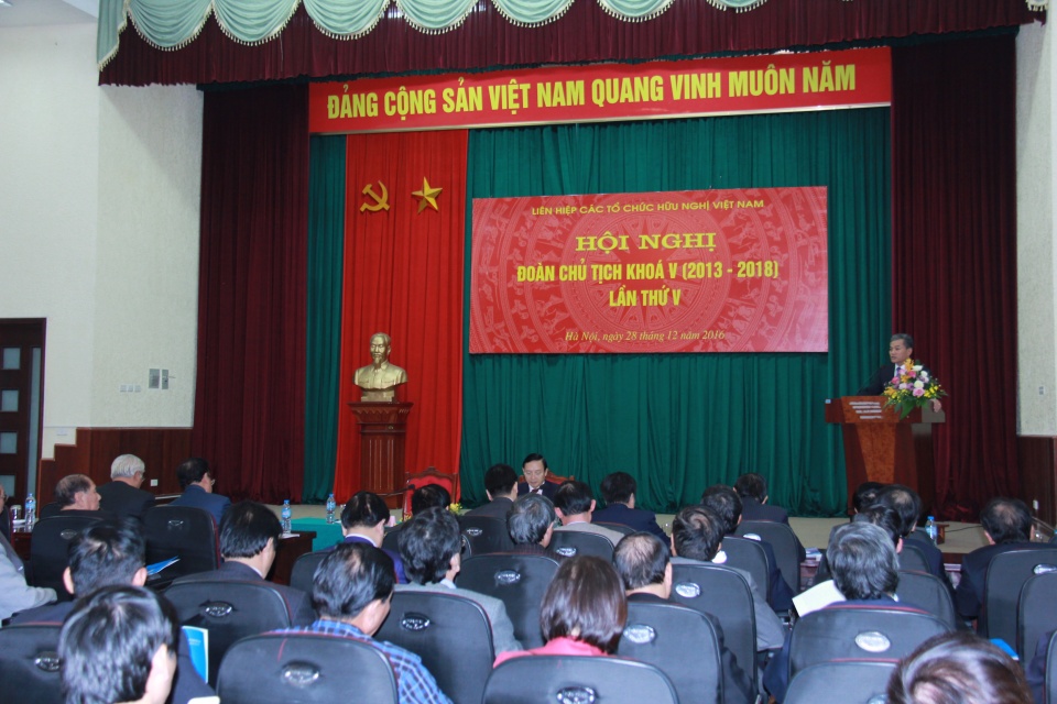 phat trien mang luoi ban be quoc te theo chieu sau