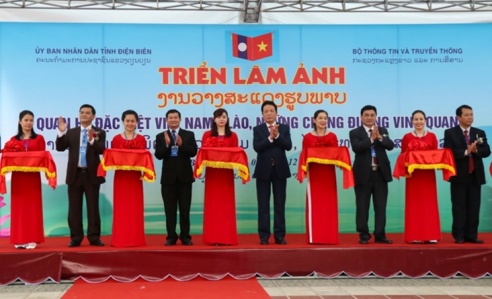 Nồng ấm Ngày hội "Thắm tình hữu nghị đặc biệt Việt Nam - Lào" nong am ngay hoi tham tinh huu nghi dac biet viet nam lao