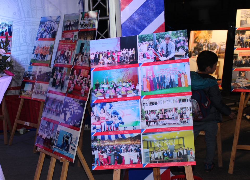 trien lam anh tham tinh huu nghi viet phap