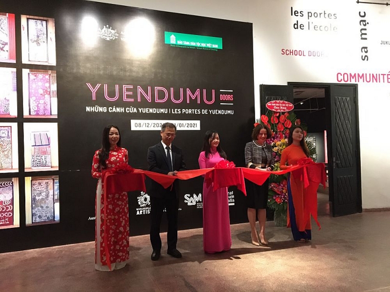 Những cánh cửa Yuendumu lần đầu tiên được giới thiệu tại Việt Nam