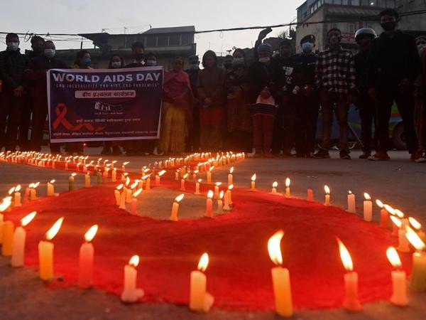 Ứng phó với đại dịch Covid-19: Bài học từ cuộc chiến chống HIV-AIDS