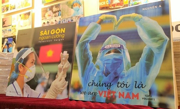 Hai cuốn sách ảnh xúc động của nghệ sĩ nhiếp ảnh Nguyễn Á