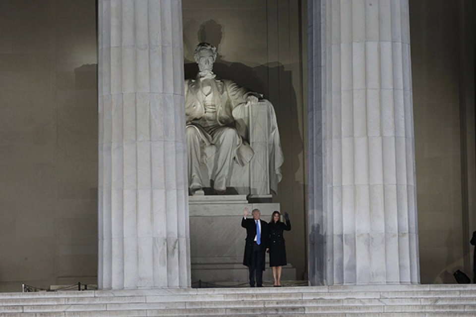 ong trump du buoi hoa nhac dua nuoc my vi dai tro lai