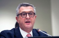 thu truong ngoai giao to anh dung tiep dai dien cao uy lien hop quoc ve nguoi ti nan