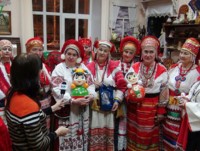 bup be barbie noi tieng chao don sinh nhat lan thu 60