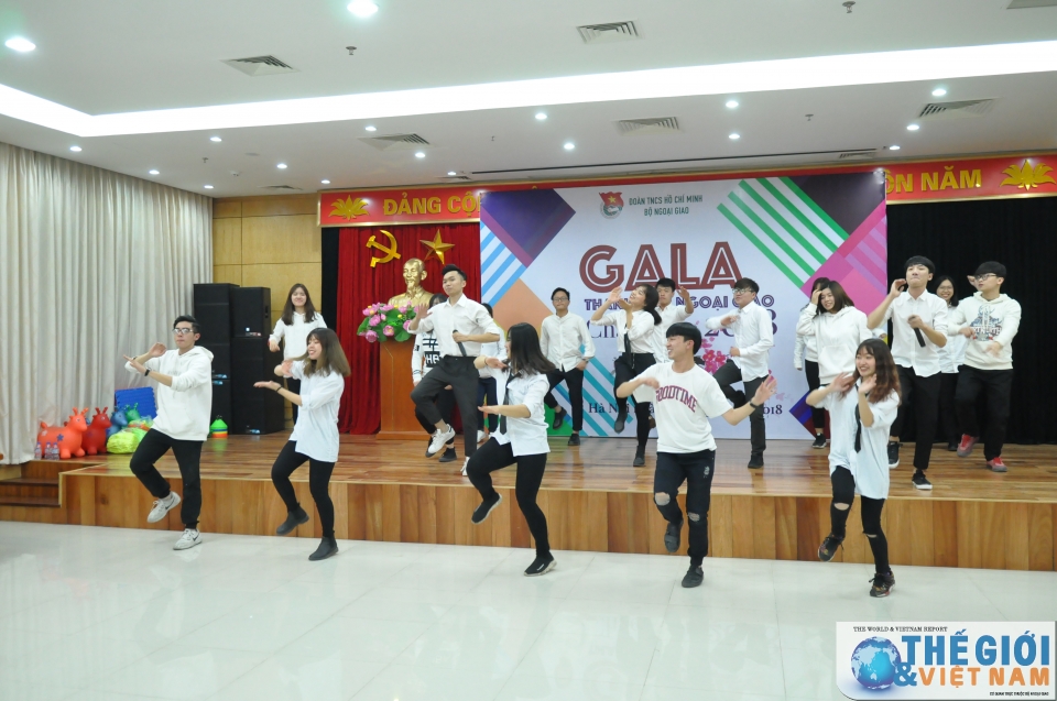 giu lua nhiet huyet se chia yeu thuong tai gala chao xuan 2018