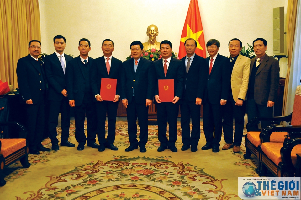 bo ngoai giao trao quyet dinh dieu dong can bo cap vu