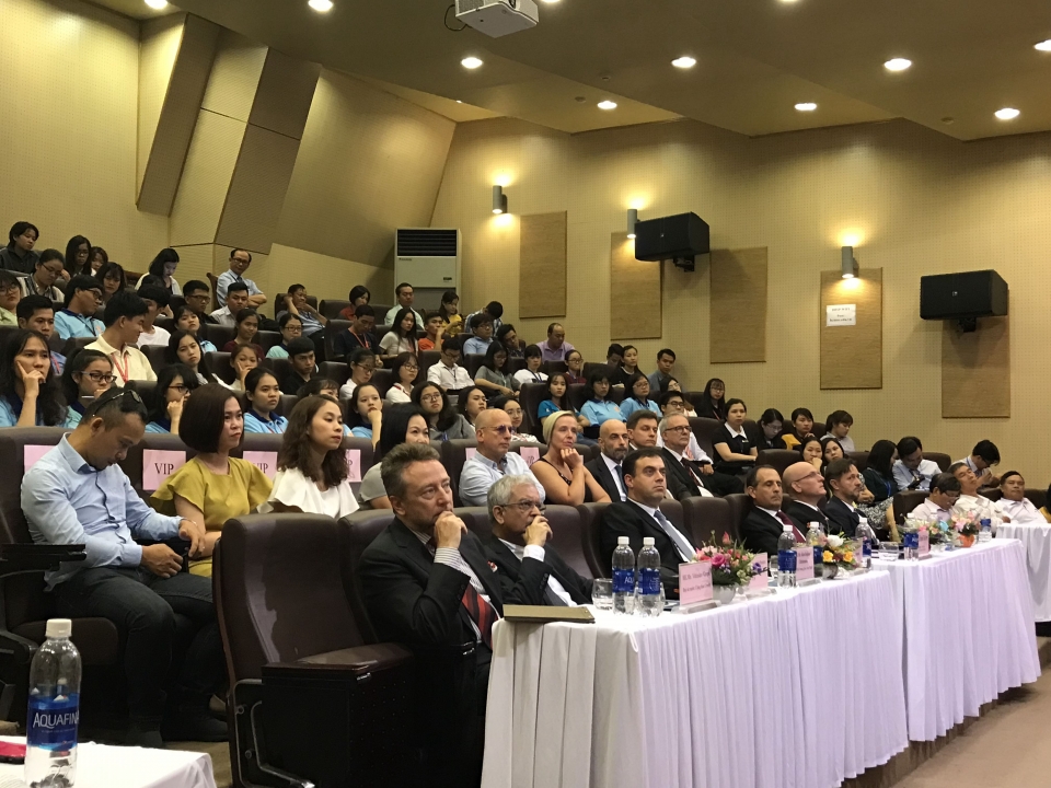 dai su quan israel chieu phim tuong niem nan nhan holocaust 2019