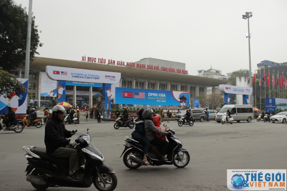 khong khi ha noi trong ngay don chu tich trieu tien va tong thong my