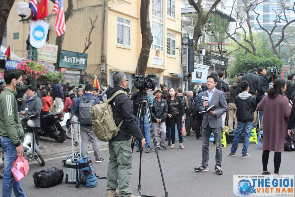 khong khi ha noi trong ngay don chu tich trieu tien va tong thong my