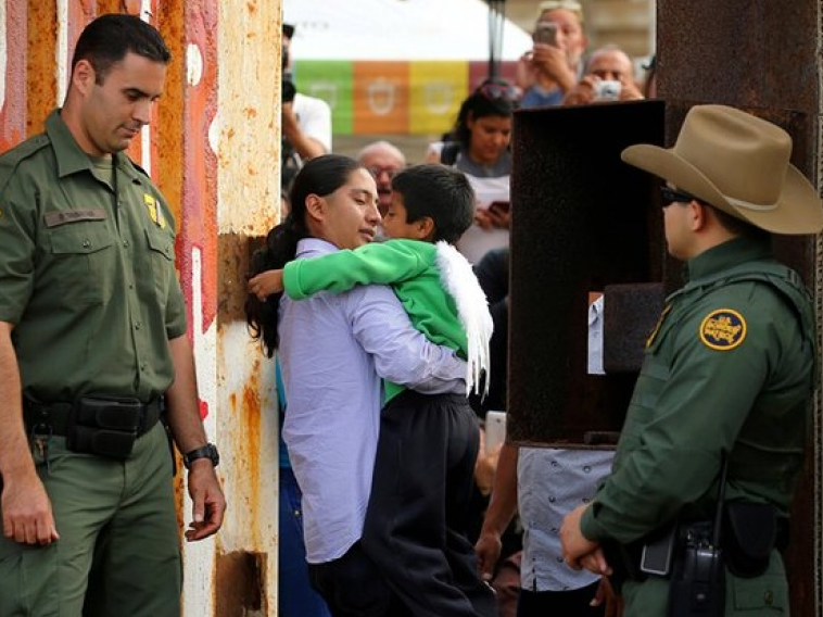 my se tiep tuc tang quan tai bien gioi voi mexico