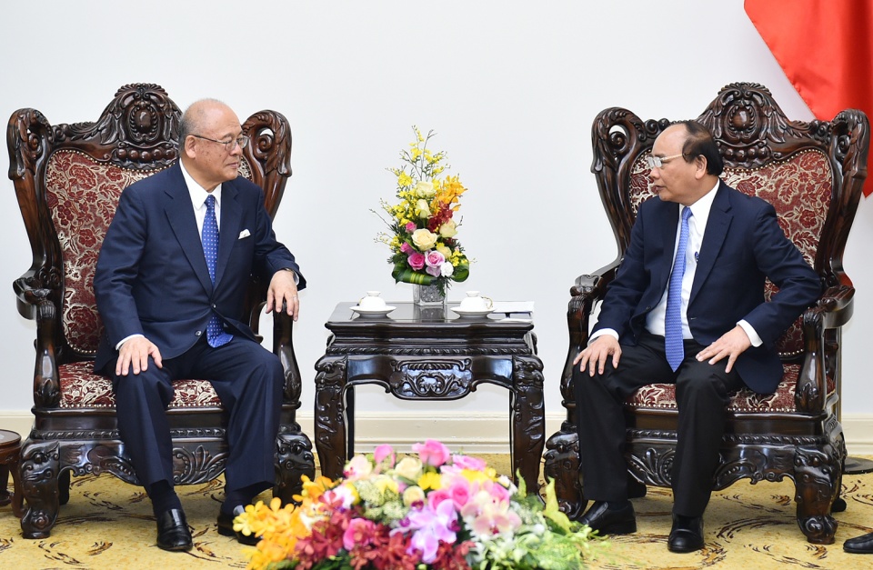 vuon hoa viet nhat dep hon nho nhung bong hoa doanh nghiep